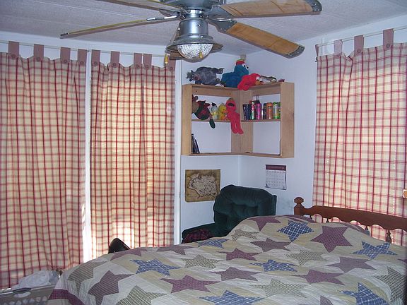 2nd image of 10463 Comanche Ln