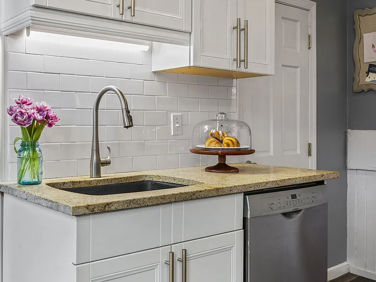 25 Pleasant St #3 — Photo 11