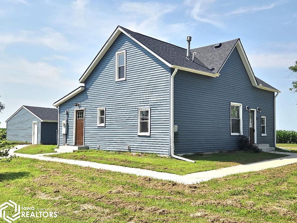 1st image of 202 3rd St W