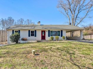 1111 Little Paradise Ln, Vinton, VA 24179