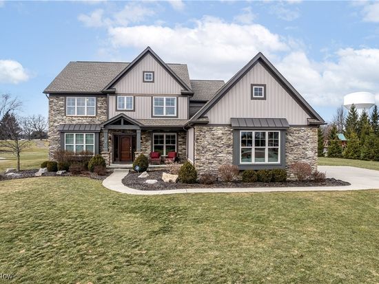6252 Highland Green Dr, Medina, OH 44256