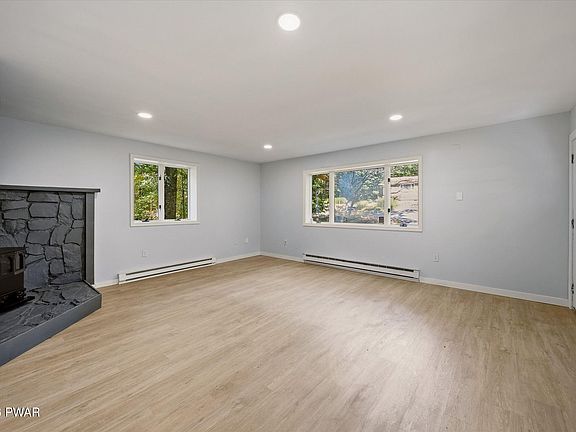 5th image of 348 Carnation Rd
