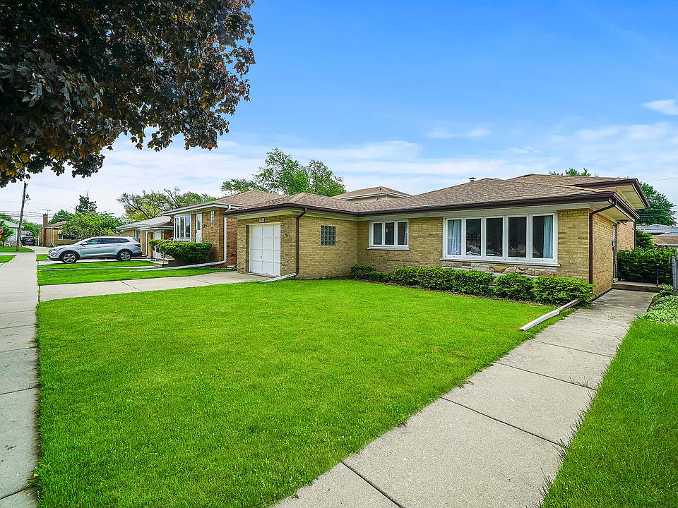 1st image of 8309 W Coral Dr