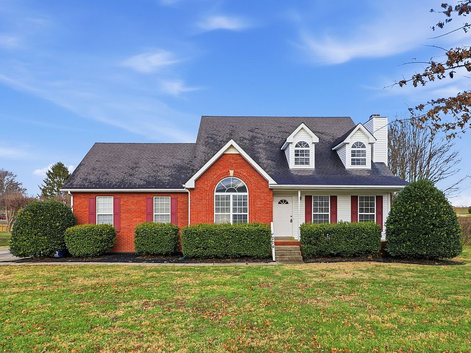 1st image of 204 Creekwood Dr