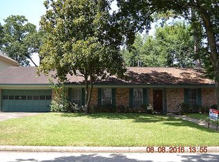 10922 Saint Marys Ln, Houston, TX 77079