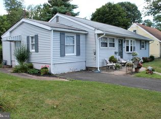 405 Holmes Dr, Burlington, NJ 08016