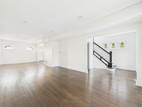 4th image of 8024 S Loomis Blvd