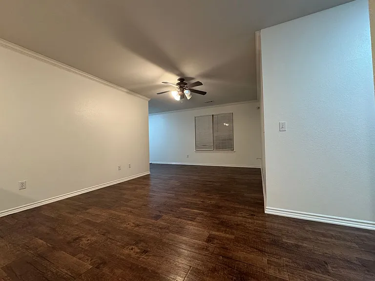 1584 N Willowbrook Dr — Photo 4