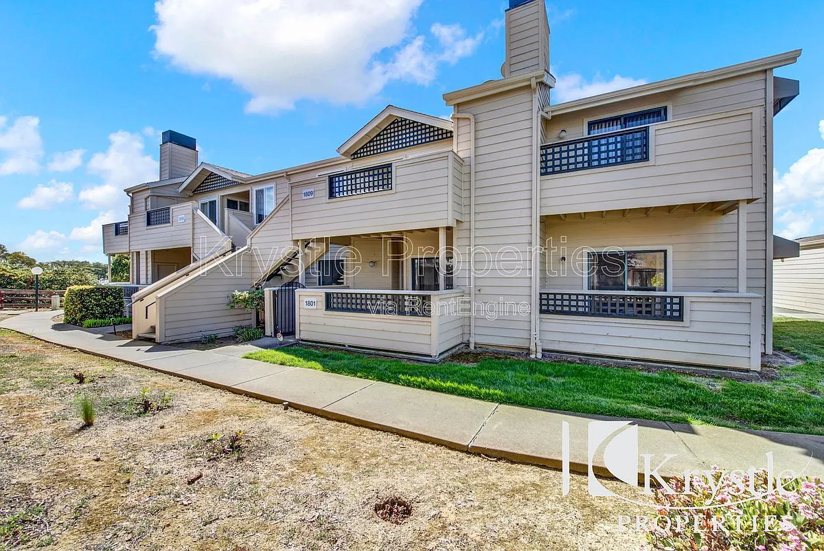 Building Photo - 1201 Glen Cove Pkwy #1809