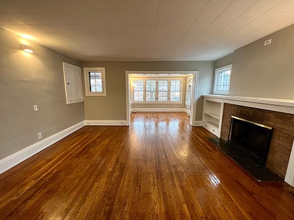 3rd image of 1392 Gladys Ave