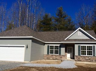 34 Tamarac Dr, South Glens Falls, NY 12803