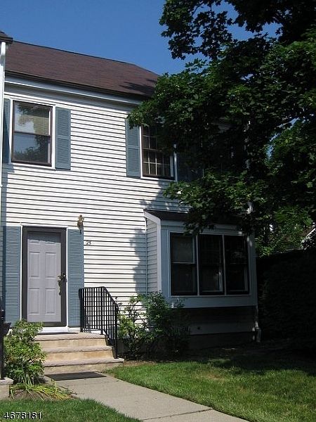 1st image of 25 Wexford Dr