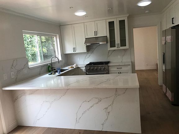 5th image of 2617 Birchtree Ln