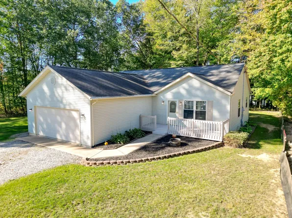 15819 King Rd, Howard, OH 43028