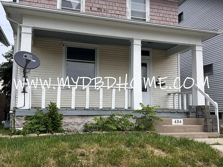 434 Rose Ln — Photo 1