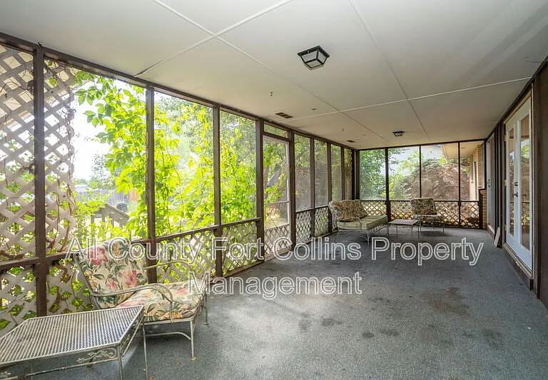 508 Louise Ln — Photo 16
