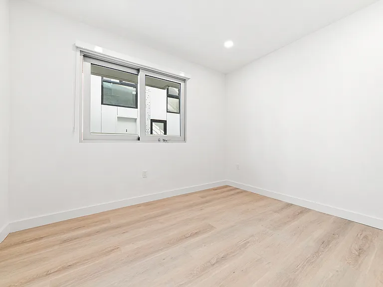 1257 N Sweetzer Ave #104 — Photo 16