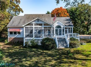 50 Cedardale Ln, Irvington, VA 22480