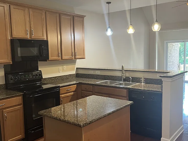 7529 Kemberton Ct — Photo 5