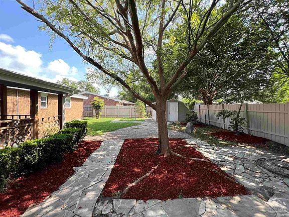 5th image of 6120 Arbutus Dr