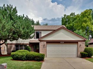 619 Cobblestone Ln, Buffalo Grove, IL