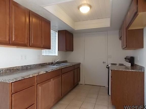 4th image of 330 Acoma Blvd N