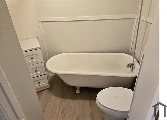 221 W Upton St #1F — Photo 3