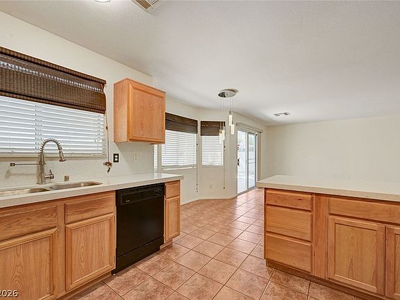 4th image of 3637 Ferrell St