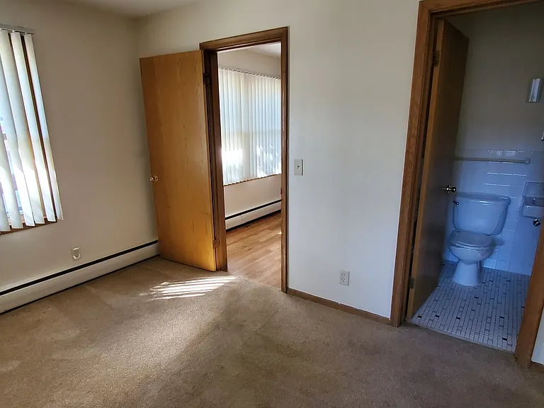 6630 Queen Ave S — Photo 20