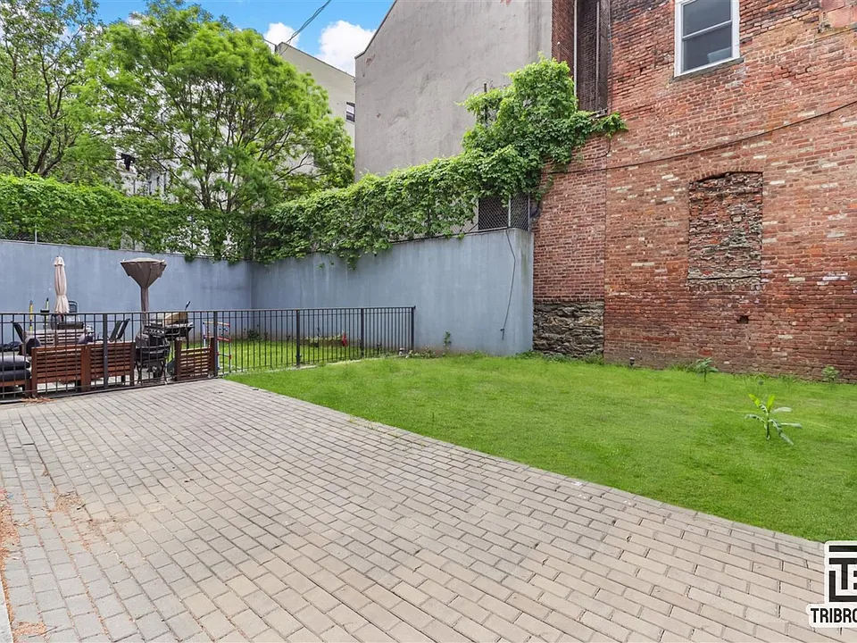 235 E 121st St #1D