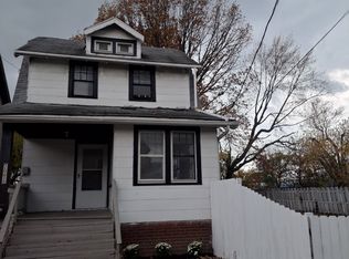 2082 W 105th St, Cleveland, OH 44102