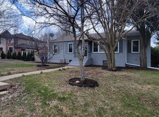 1418 Hill Ave, Wheaton, IL 60187