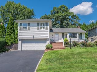 65 Essex Court, Port Washington, NY 11050