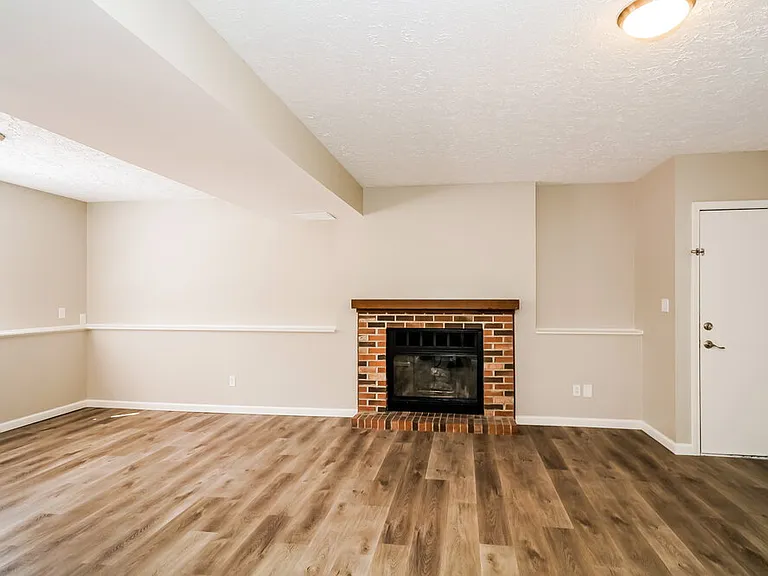 532 Hunters Trl — Photo 7