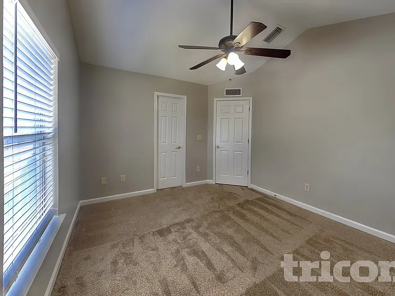 272 Silver Glen Ave — Photo 14