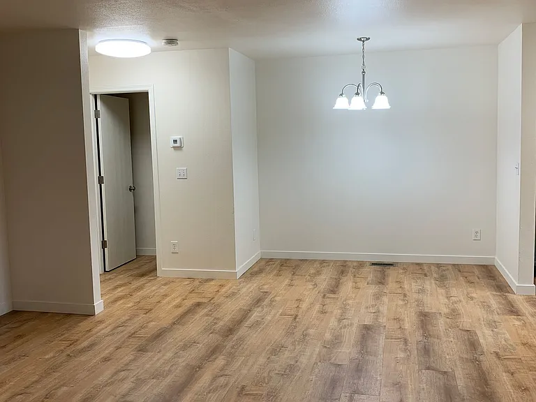 8160 Williwa Ave #B — Photo 9