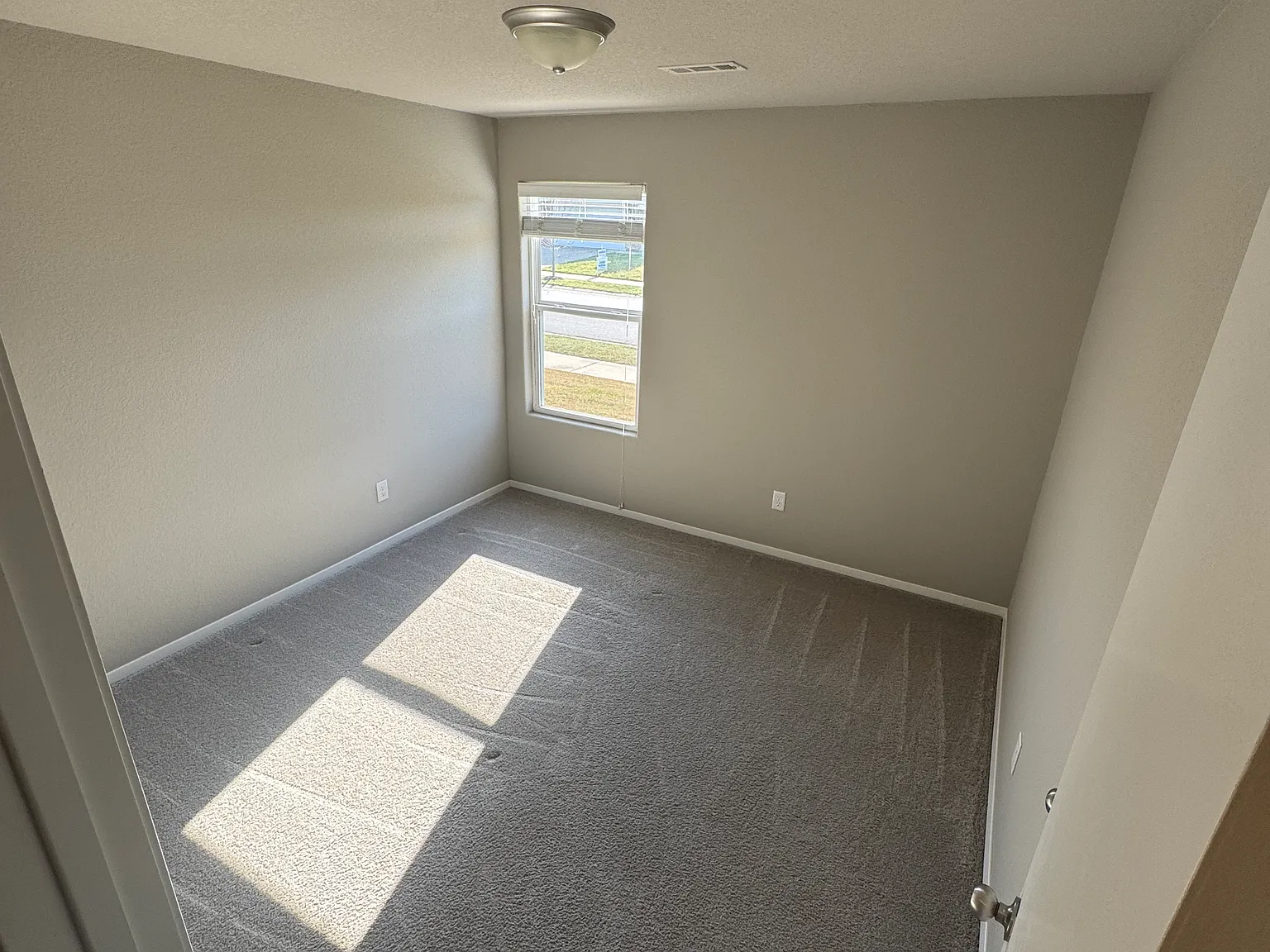 220 & 222 E Anabranch Ct — Photo 4