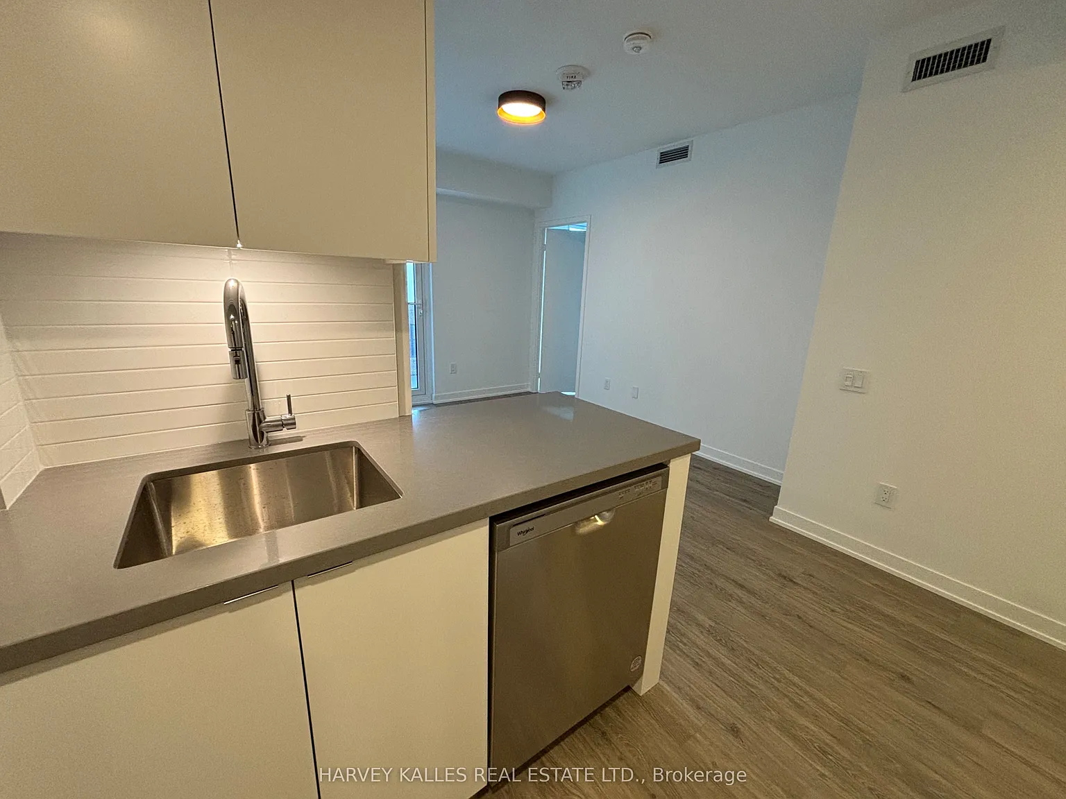 Nordic Condos — Photo 4