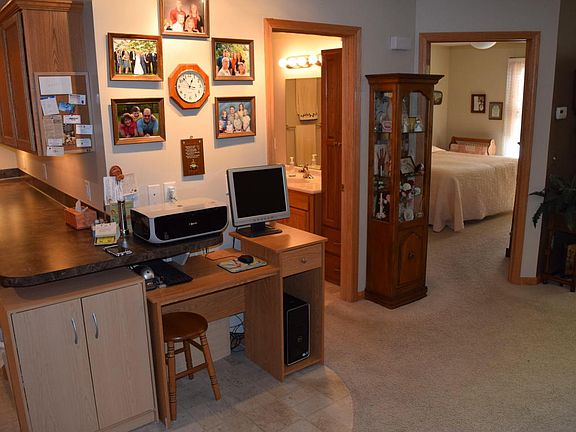 4th image of 34 Brewer Park Cir