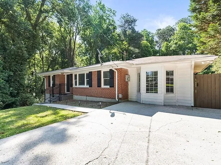 491 Morningside Dr — Photo 18
