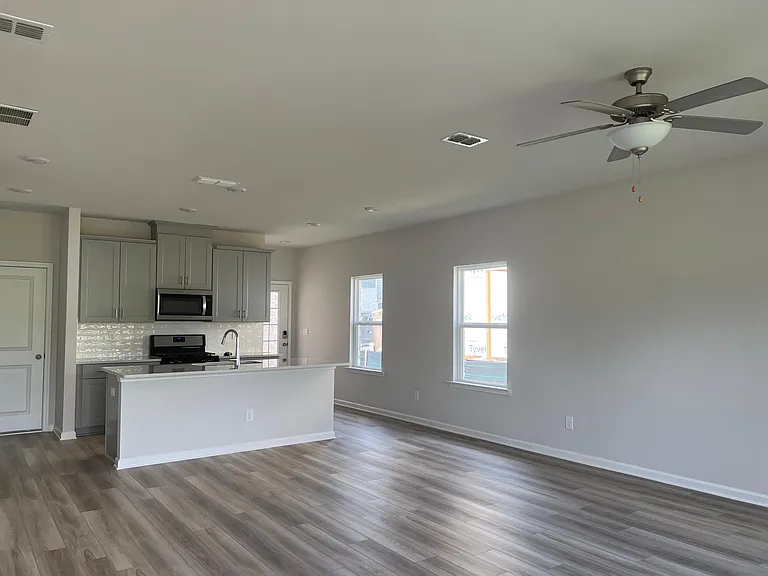 1692 Villageside Ct — Photo 11