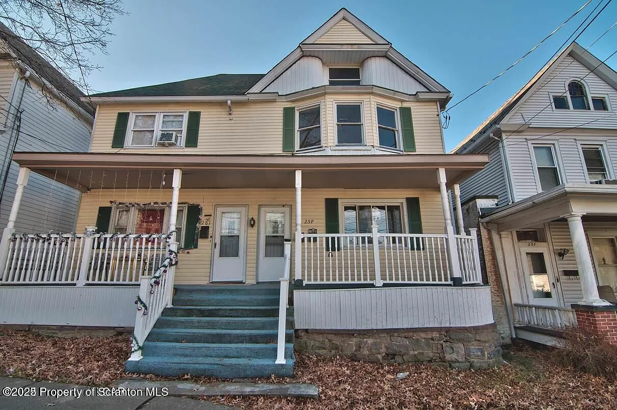 1 bed, 1.0 bath, 750 sqft, $1,000 — Photo 1
