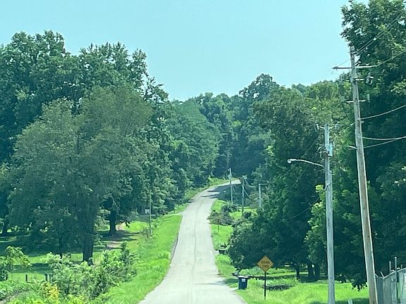5th image of 600 Lewis Mountain Rd