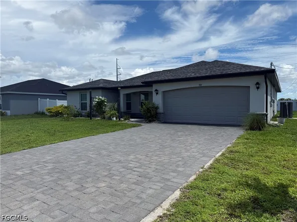 910 NW 8th Ter, Cape Coral, FL 33993