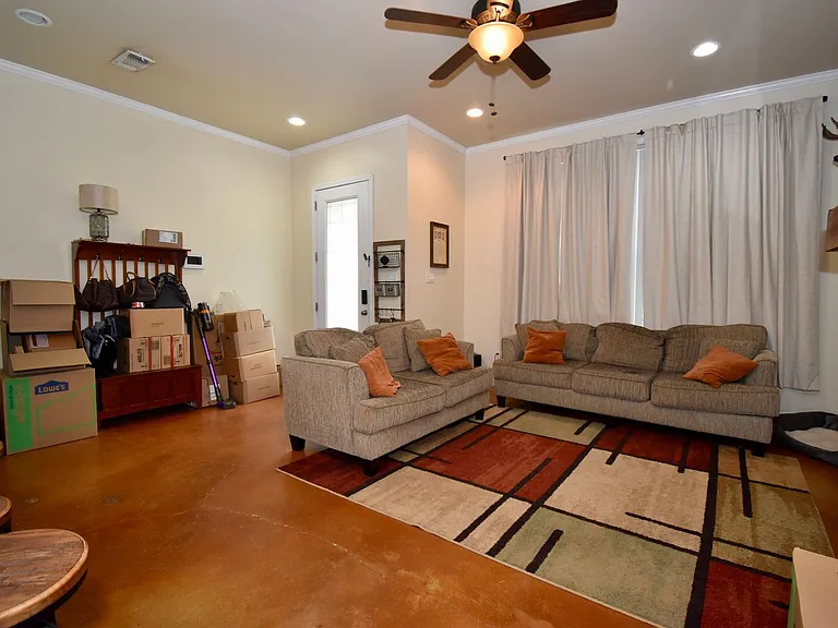 138 Markia Dr — Photo 5