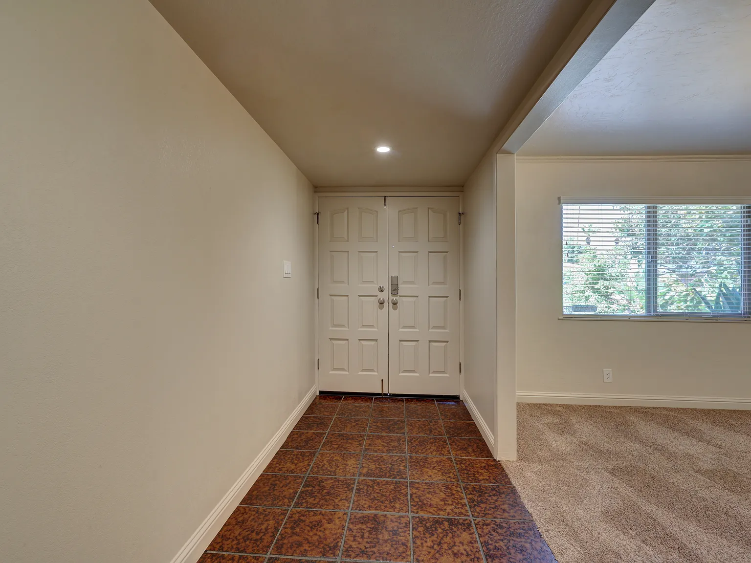 4 bed, 2.5 bath, 2183 sqft, $3,150 — Photo 2
