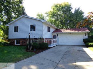 362 Burr Oak Dr, Dimondale, MI 48821