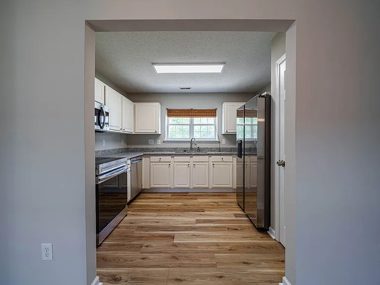 101 Thorncrest Dr — Photo 22