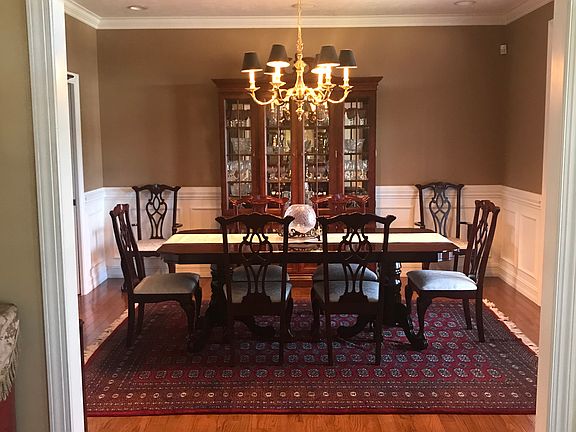 Dining room from entry