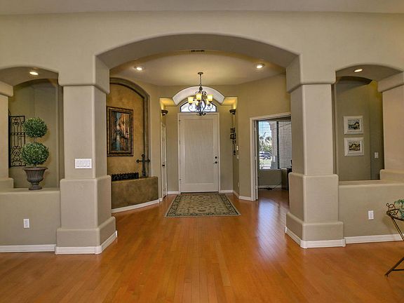 3rd image of 1043 E Derby Dr